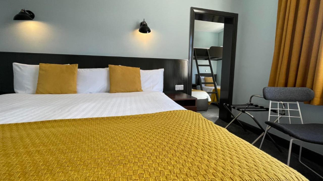 Marine Hotel Баликасъл Екстериор снимка
