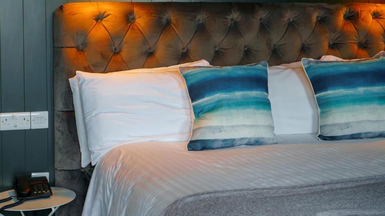 Marine Hotel Баликасъл Екстериор снимка