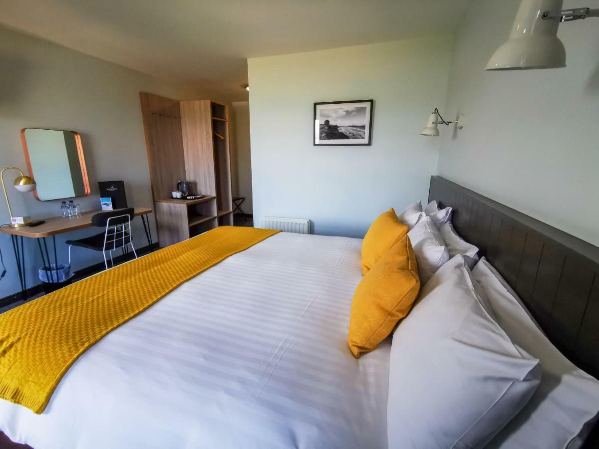 Marine Hotel Баликасъл Екстериор снимка