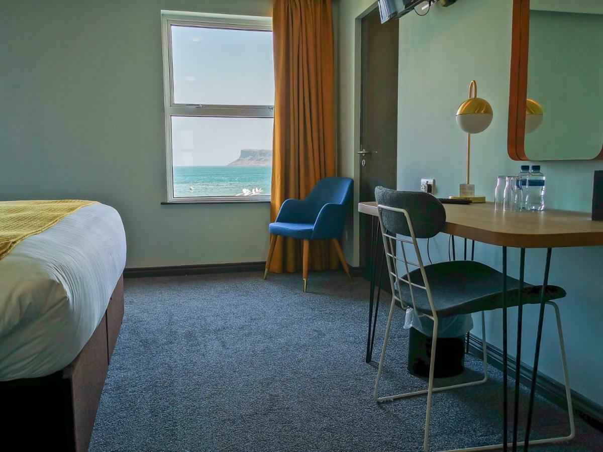 Marine Hotel Баликасъл Екстериор снимка